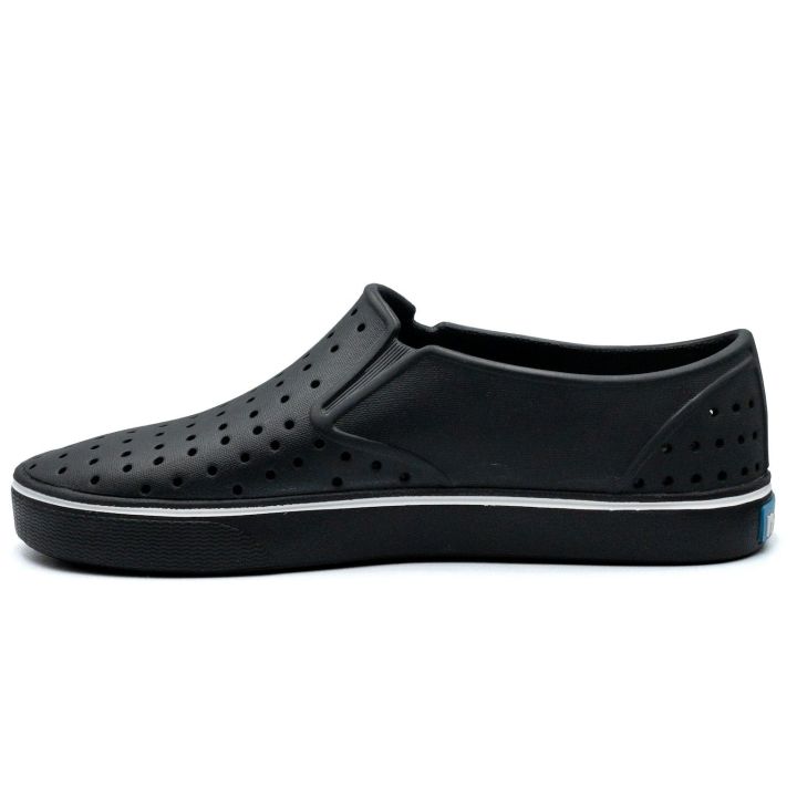 Native Miles  - 7 buty zapaśnicze ubrania kostiumy