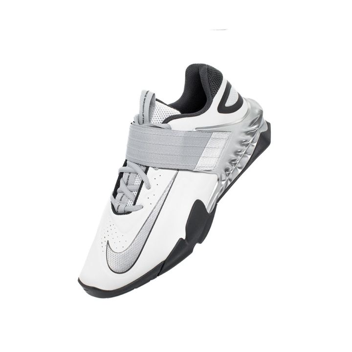 Nike Savaleos -buty do podnoszenie ciężarów  - 4 buty zapaśnicze ubrania kostiumy
