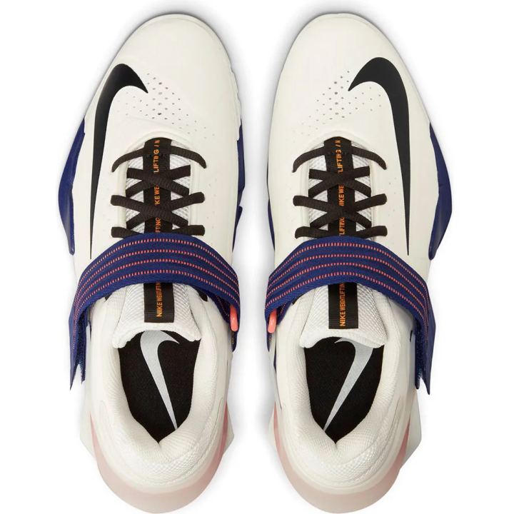 NIKE SAVALEOS