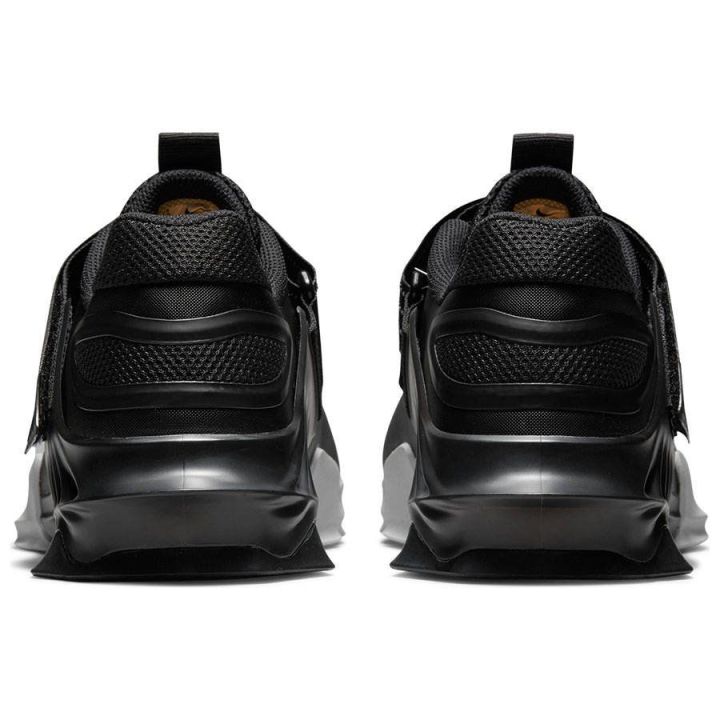 Nike Savaleos -buty do podnoszenie ciężarów  - 3 buty zapaśnicze ubrania kostiumy